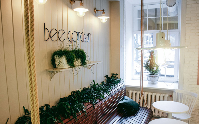 Новое место (Киев): городское кафе Bee Garden