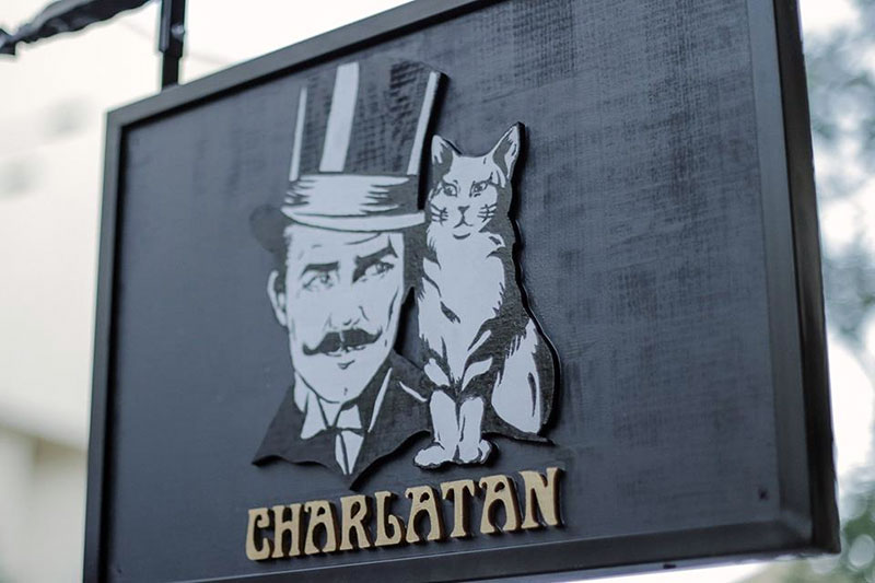 Новое место (Киев): коктейли и джаз в Charlatan Café на Шота Руставели