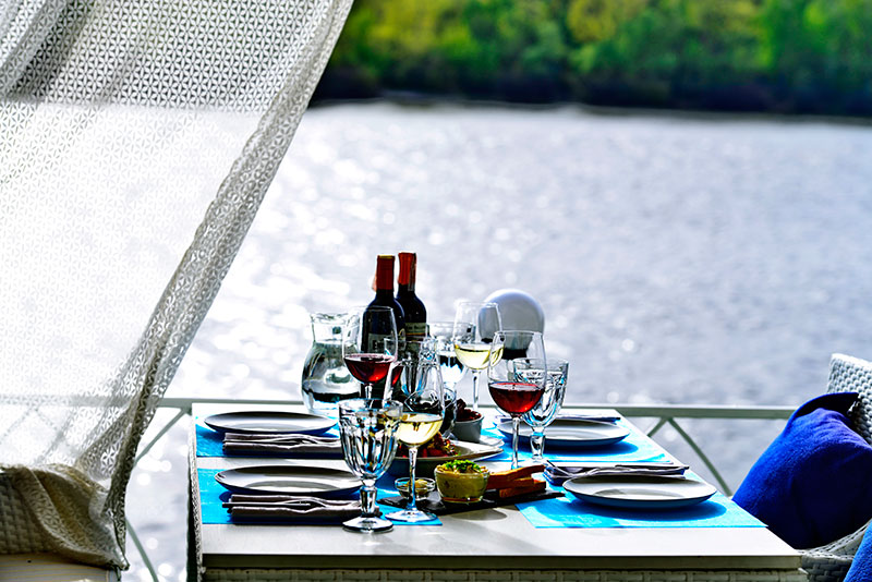 Романтический отдых у воды: River Grill на Русановской набережной