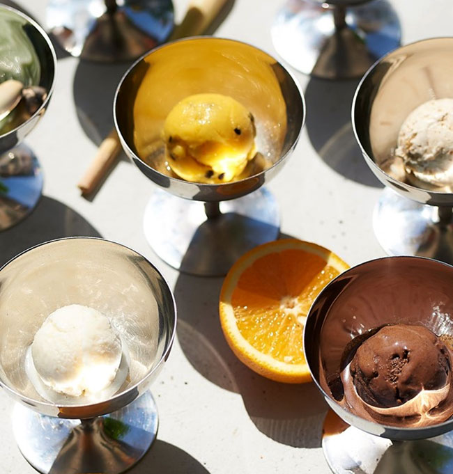 Мороженое и солнце — день чудесный: оригинальные десерты в заведениях Киева