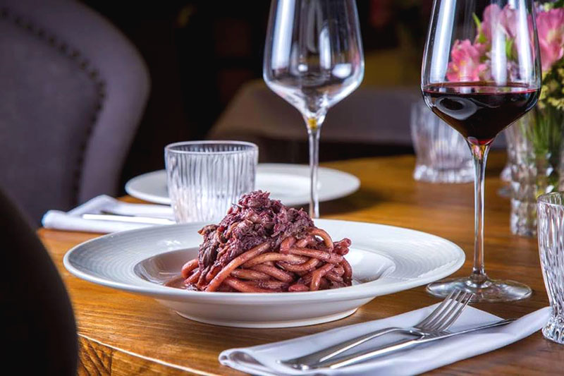 Итальянская кухня в ресторанах Киева: симфония вкусов и гастрономических оттенков