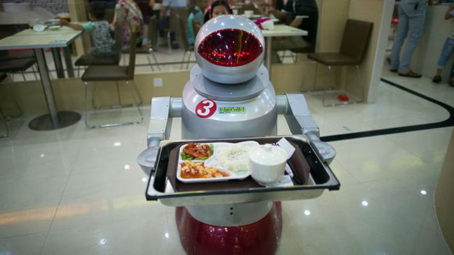 В Китае открылся ресторан с роботизированным персоналом