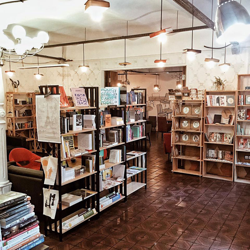 Література і їжа: ресторани-бібліотеки в Києві, де є, що почитати