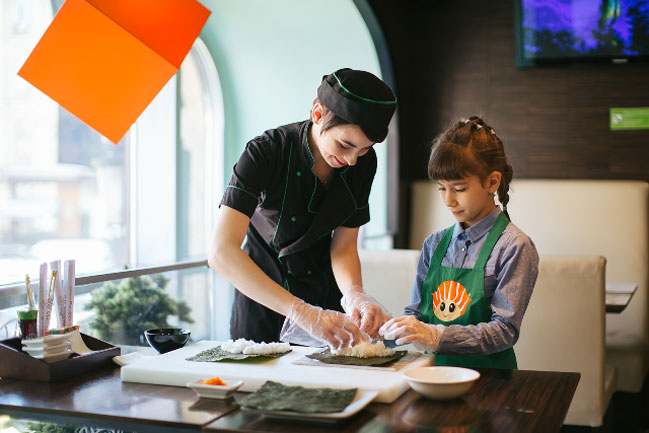 "Сушия" запустила мастер-классы японской кухни для взрослых и детей