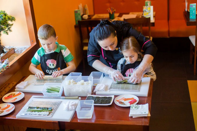 "Сушия" запустила мастер-классы японской кухни для взрослых и детей
