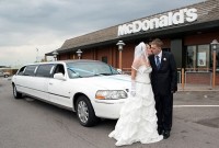 Британская пара выбрала МакДональдс местом проведения свадебного банкета