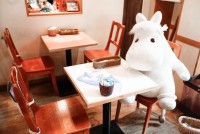 В японском кафе предлагают пообедать с муми-троллем