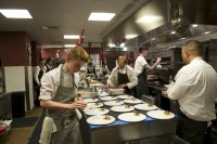14-летний повар возглавляет кухню ресторана