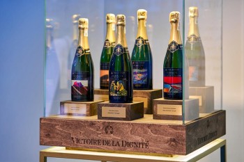 Victoire de la Dignite — Победа Достоинства