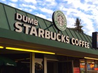 В Лос-Анджелесе открыли кофейню-пародию на Starbucks