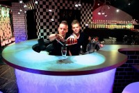 В Москве открылся ресторан, в котором работают только близнецы