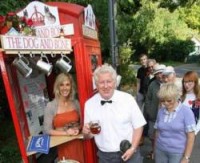 В Англии открыли паб в телефонной будке