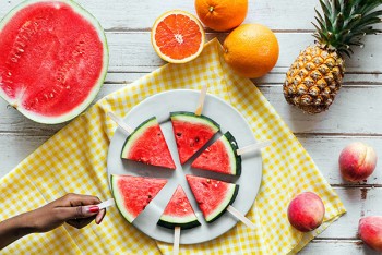Арбузная лихорадка: 12 небанальных способов съесть самую большую ягоду